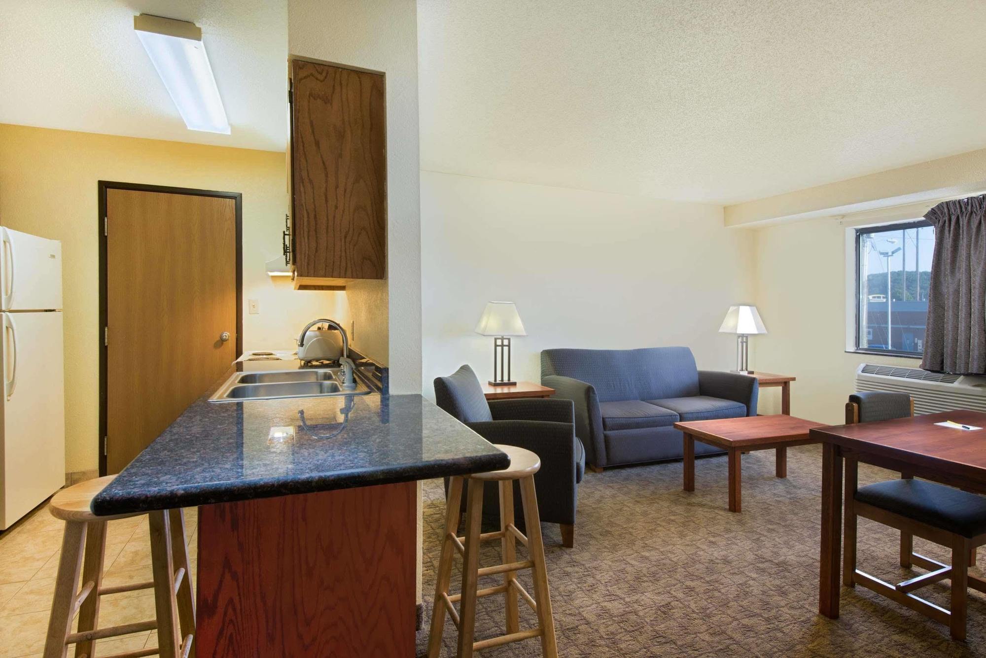 ซูเปอร์ 8 บาย วินด์แฮม ริปลีย์ Hotel Ripley ภายนอก รูปภาพ